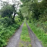 Burren Court * Балливон