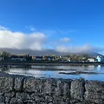 Burren Court Балливон