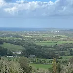 Daire Burren Court *
