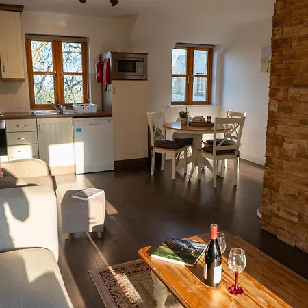 Lodge Burren Court *