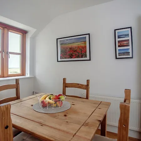 Apartment Burren Court