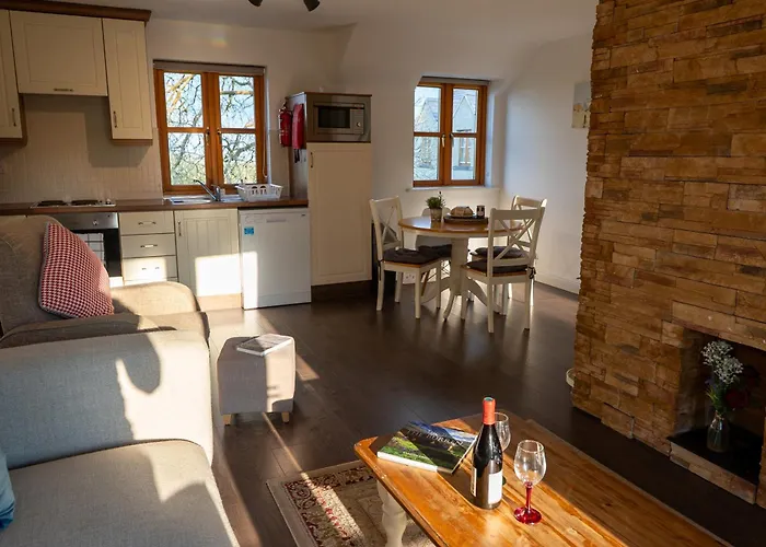 Апартаменты Burren Court *